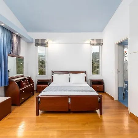 Gustav Retreat Villa *