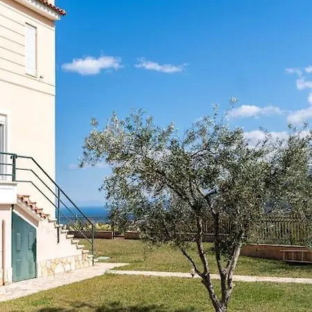 Gustav Retreat Vila Goumeika