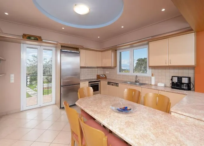 Gustav Retreat Villa *